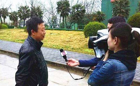 【要闻】男子挖地窖囚禁6名歌厅女子为性奴 杀死其中2人