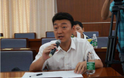 【要闻】女子全身裹保鲜膜绝食减肥 四天后晕倒住院