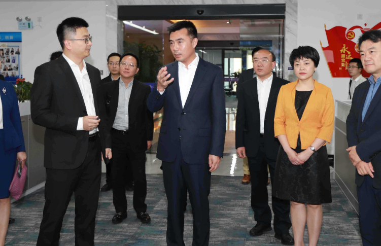 偏岭镇纪委多举措打好防疫防火“双赢战”