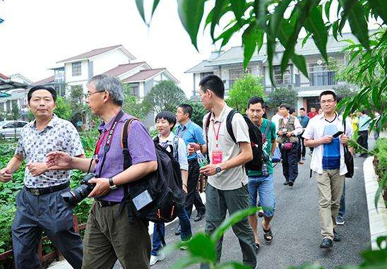 
      沈阳建筑大学研发赶制“方舱医疗隔断系统”驰援武汉
    