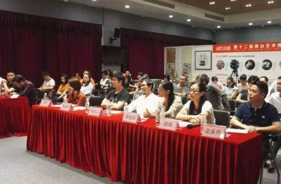 海城市政府召开九届十六次常务会议